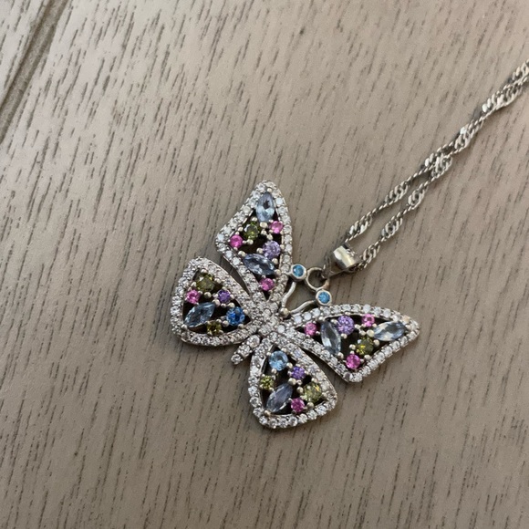 • Butterfly Gem Necklace • - Picture 9 of 10